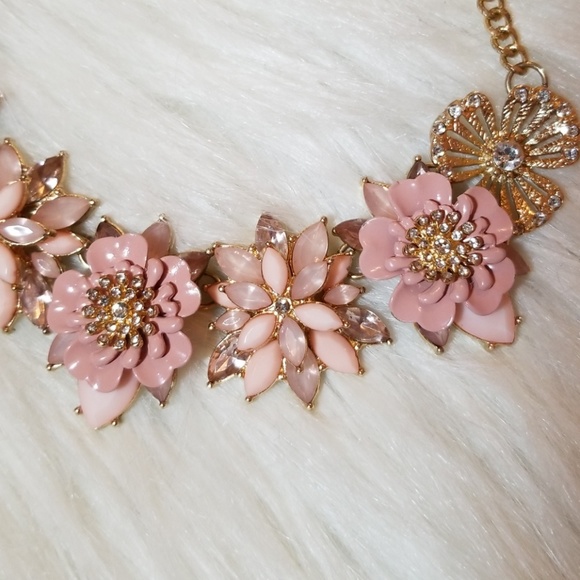 Statement Necklace - Picture 2 of 3